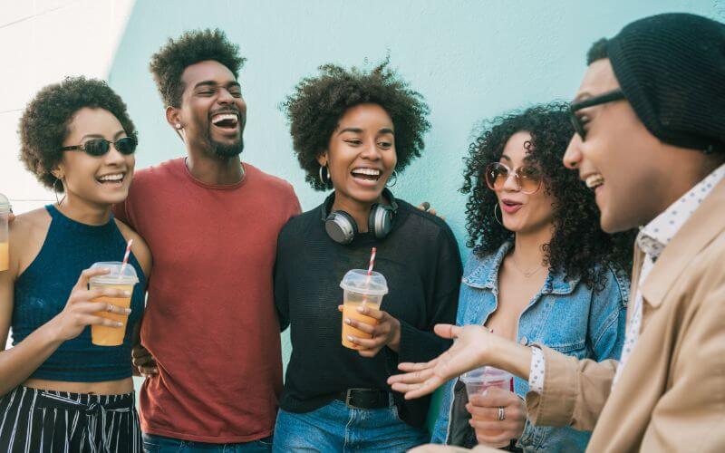 Benefits of American Accent Training - Meet New People and Make Friends